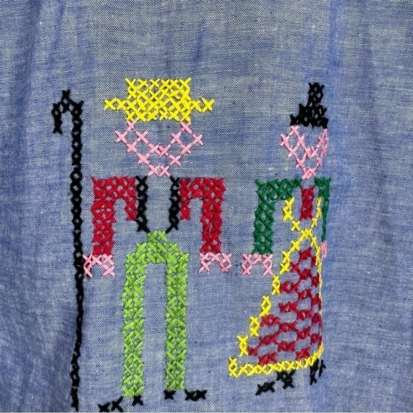 Hand Sewn Large One of A Kind Monogramed JH Embroidered Blue Chambray Shirt - Picture 7 of 13